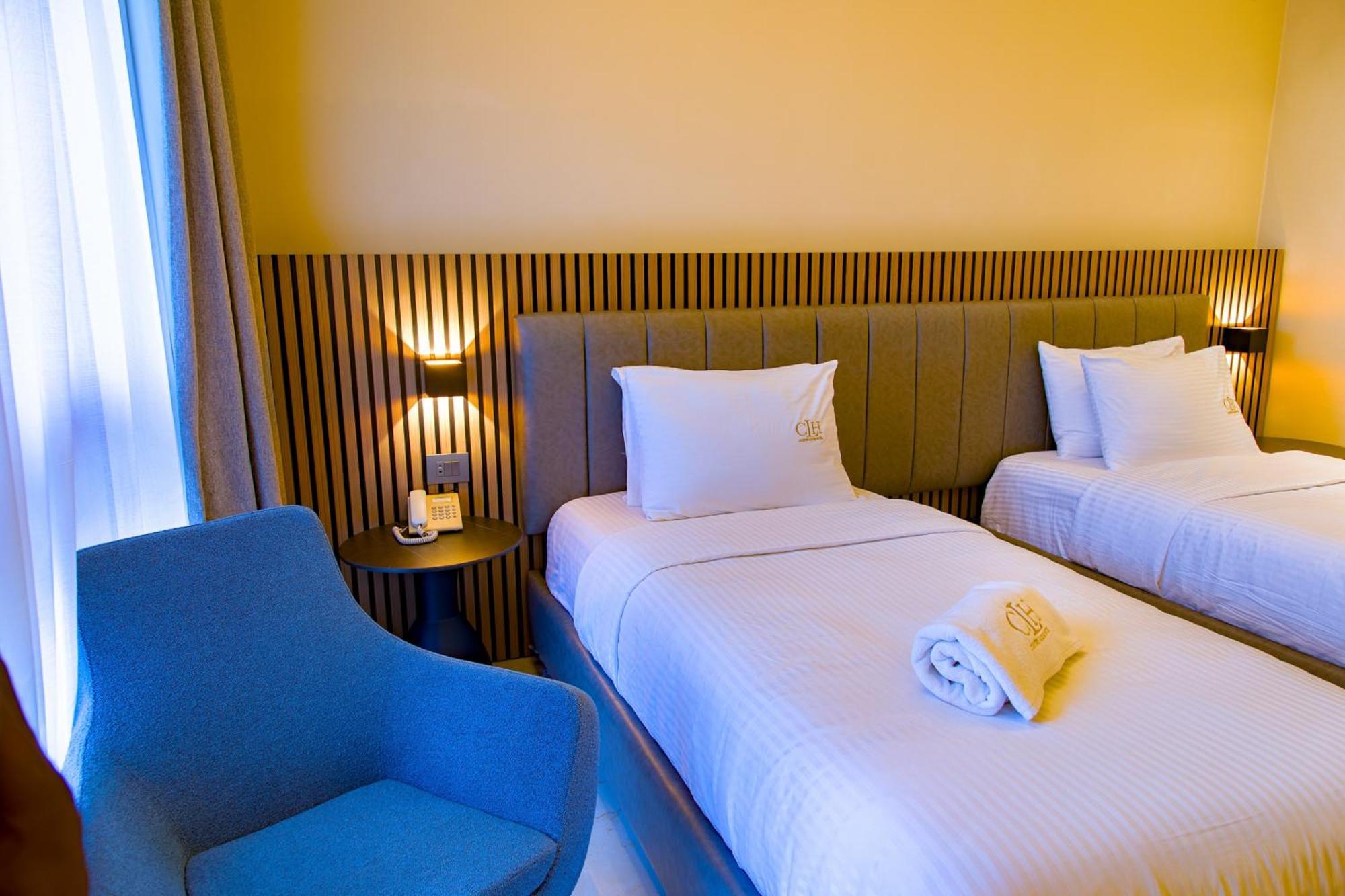 The Country Lodge Hotel Freetown Bagian luar foto