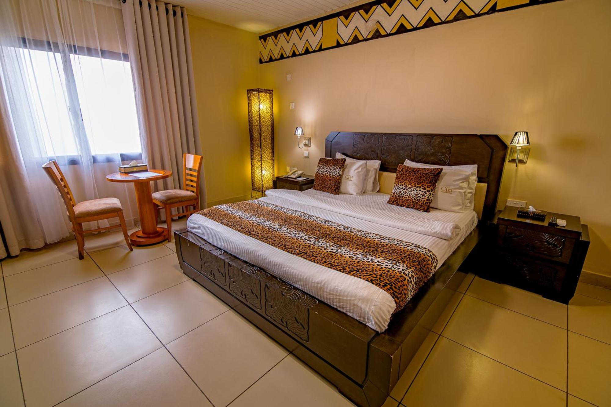 The Country Lodge Hotel Freetown Bagian luar foto