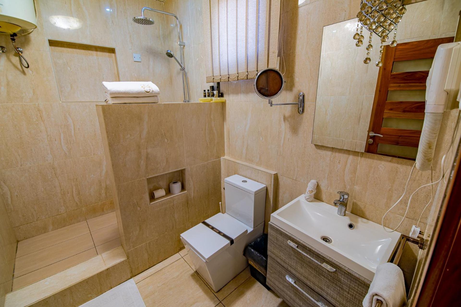The Country Lodge Hotel Freetown Bagian luar foto