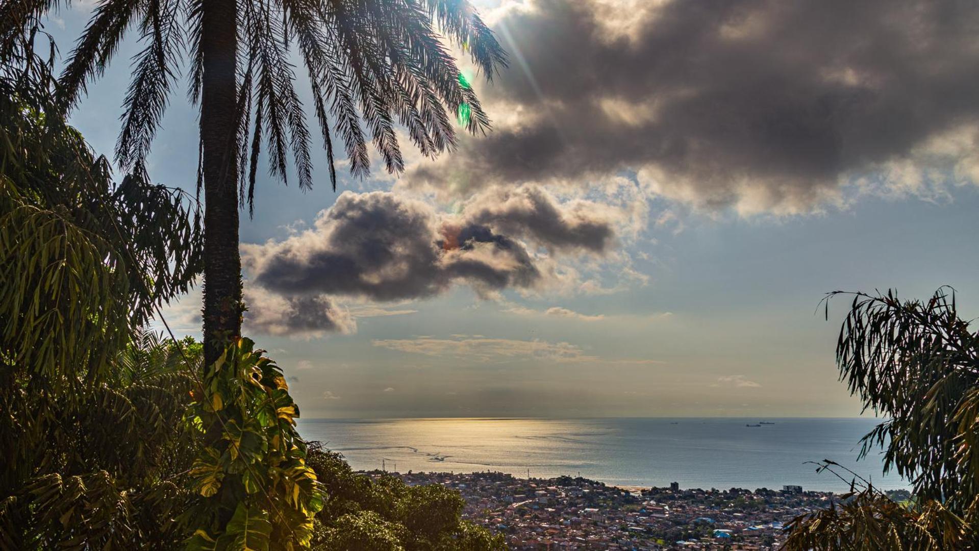 The Country Lodge Hotel Freetown Bagian luar foto