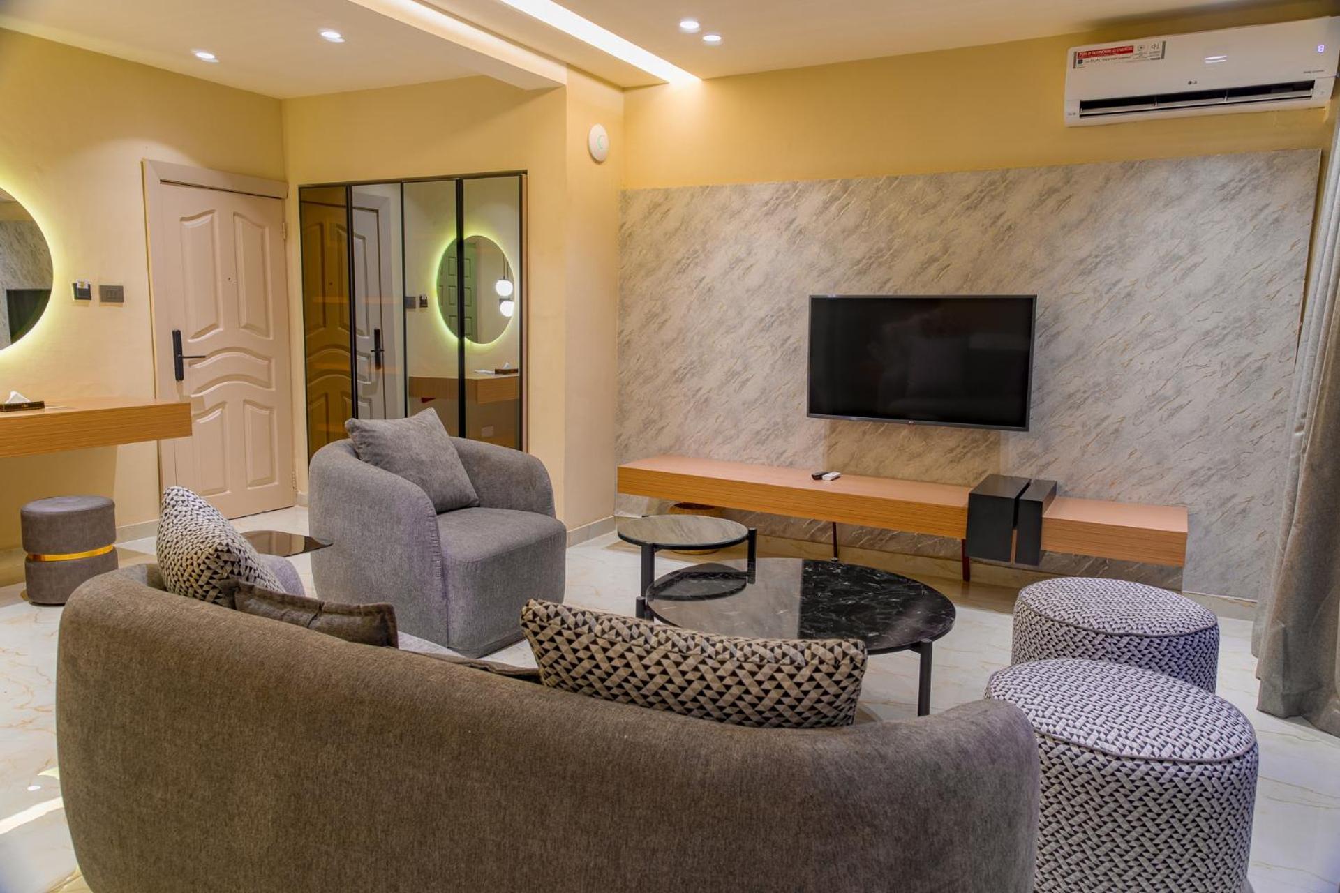 The Country Lodge Hotel Freetown Bagian luar foto