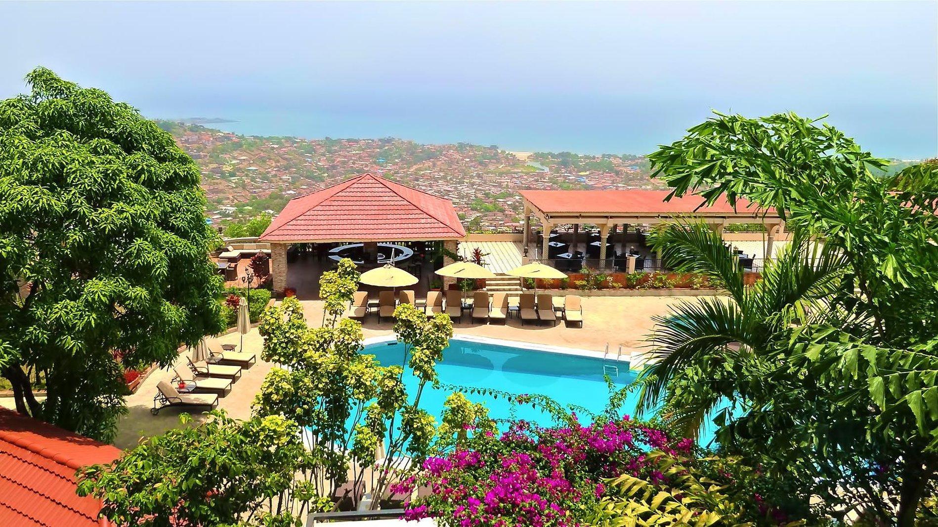 The Country Lodge Hotel Freetown Bagian luar foto