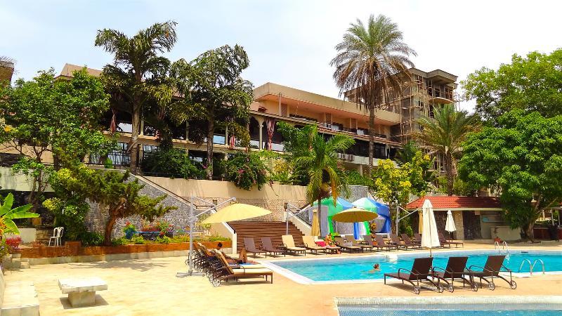 The Country Lodge Hotel Freetown Bagian luar foto