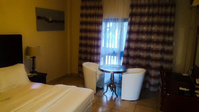 The Country Lodge Hotel Freetown Bagian luar foto