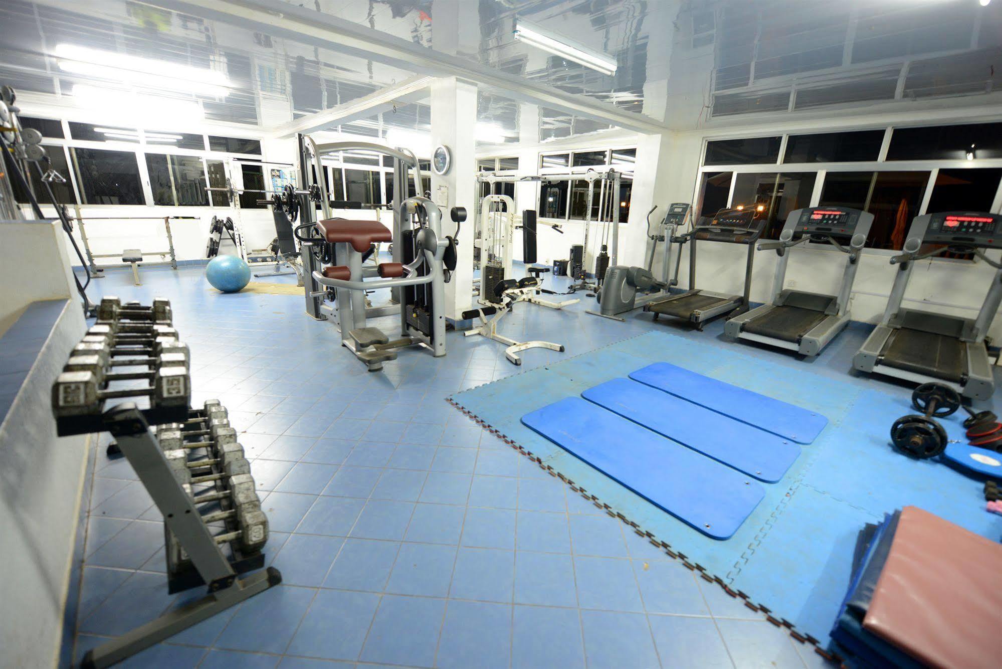 The Country Lodge Hotel Freetown Bagian luar foto