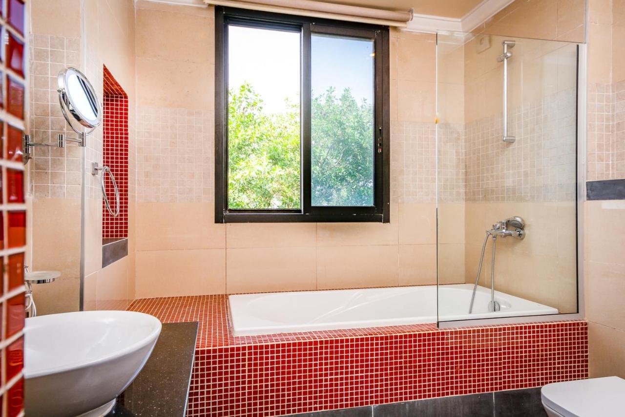 The Country Lodge Hotel Freetown Bagian luar foto